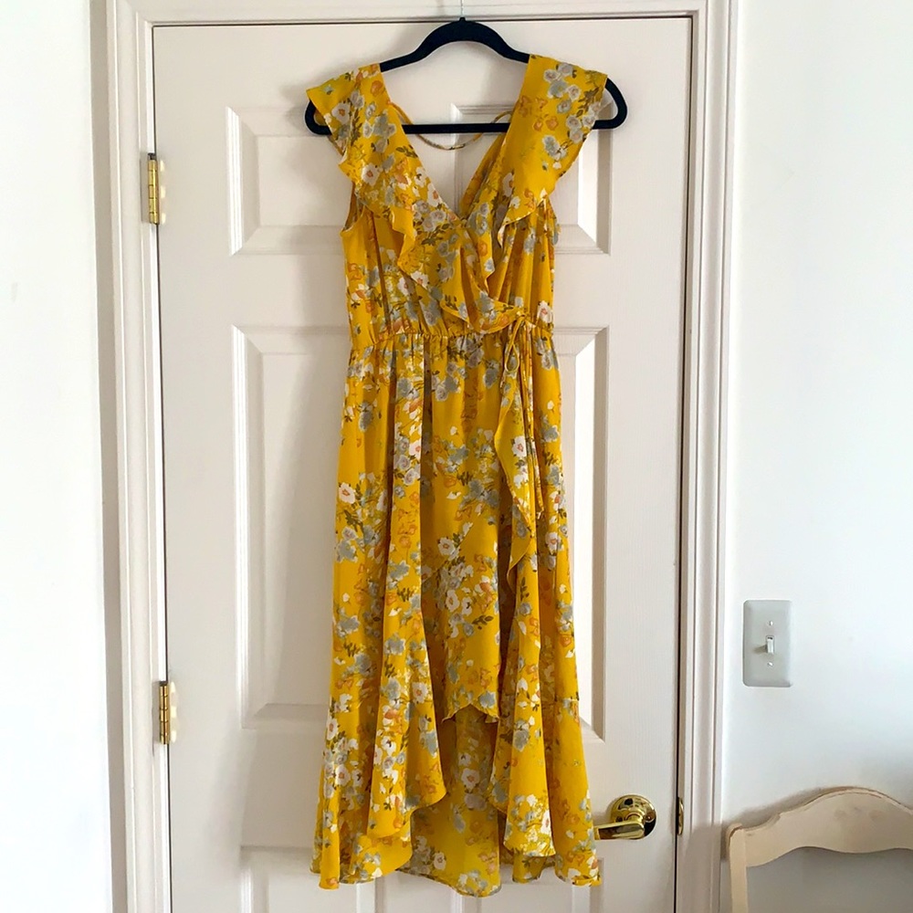 Socialite S Yellow Floral Wrap Dress 🌼🌻